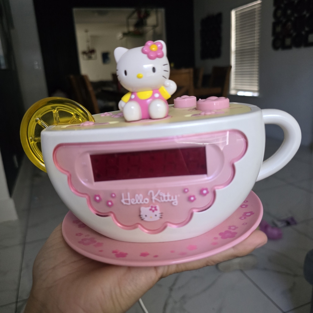 Hello Kitty Pink and White Teacup Toy